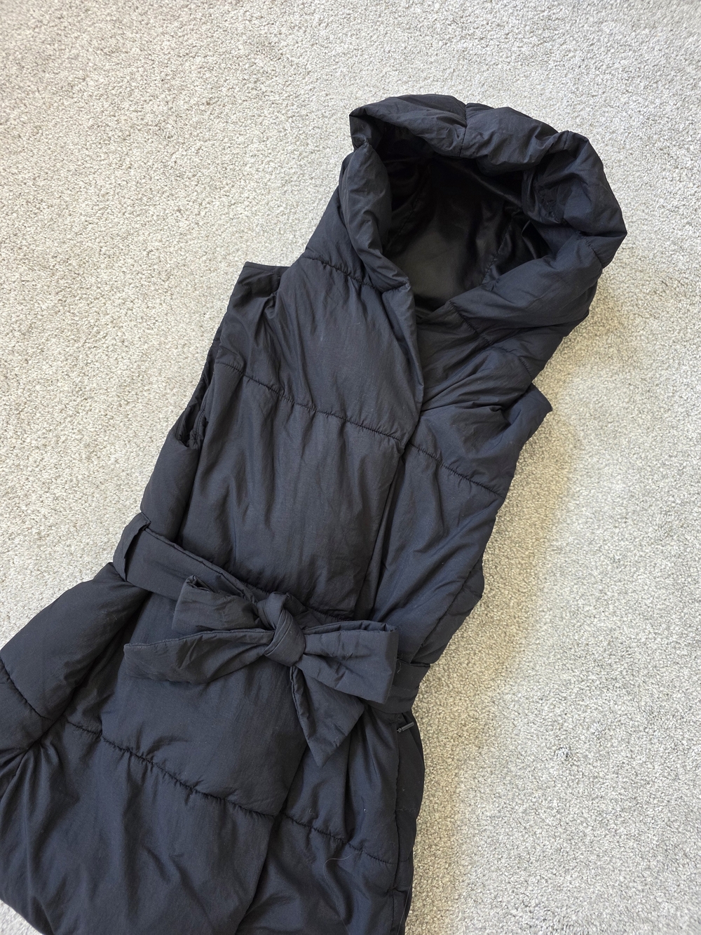 GAP Puffer Hooded Vest with Waist Tie - Picture 2 of 4